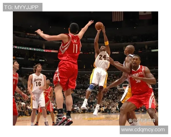 2006年NBA火箭队与魔术队激战回顾精彩瞬间与球星表现分析